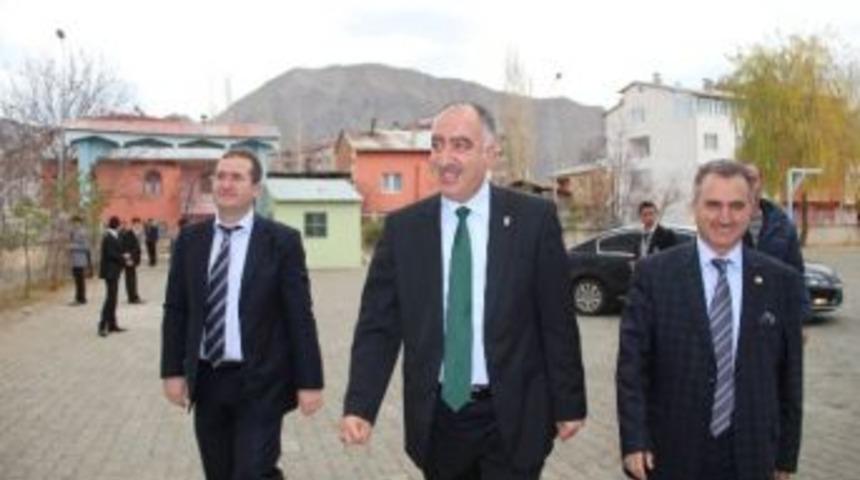 Erzurum Gen&ccedil;lik Hizmetleri Ve Spor İl M&uuml;d&uuml;r&uuml; S&uuml;leyman Arısoy&rsquo;dan Oltu&rsquo;ya S&uuml;rpriz Ziyaret