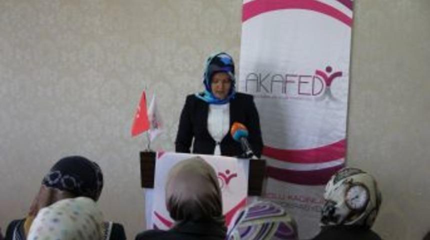 21 Kadın Derneğinden 'dershane Kapatma' Tepkisi