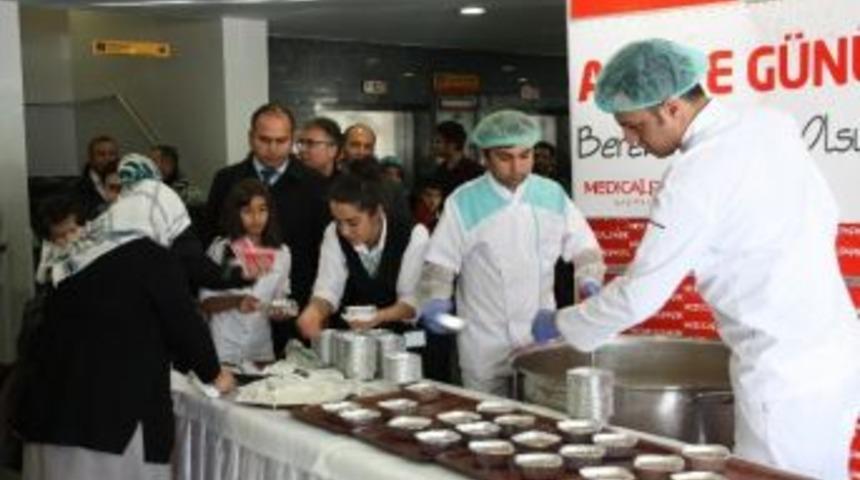 Medical Park&rsquo;tan 2 Bin Kişiye Aşure İkramı