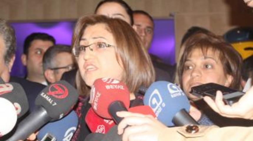 Fatma Şahin: Kılı&ccedil;daroğlu, Kamer Gen&ccedil;&rsquo;e Haddini Bildirmeli