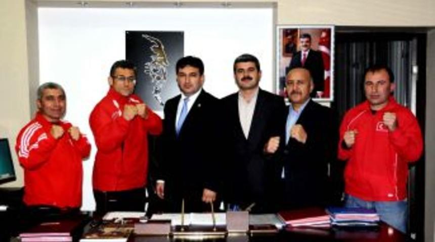 Kıck Boks’cular Murat Eskici’yi Ziyaret Etti