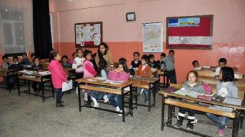 Evde Ders Çalışma Durumu Olmayan Öğrenciler İçin Akşam Okulu Açıldı