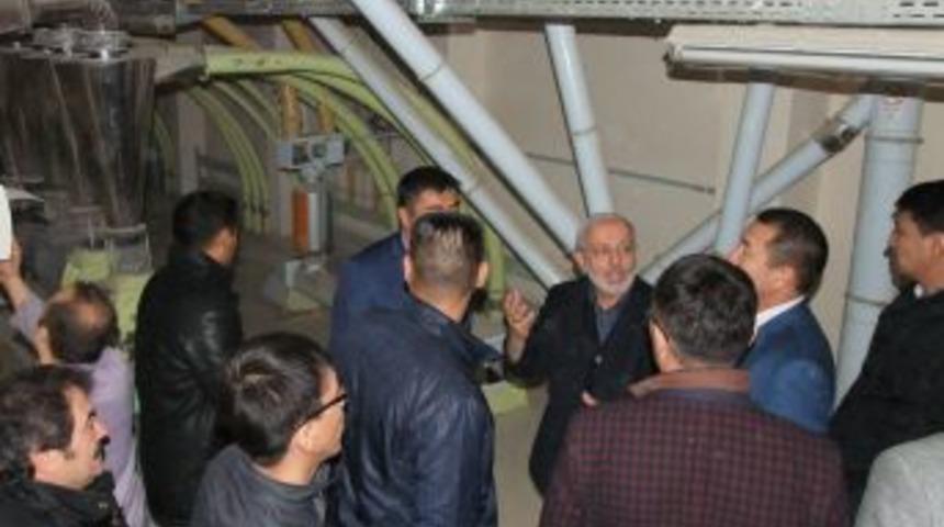 Kazak Iş Adamları Eriş Un'u Ziyaret Etti