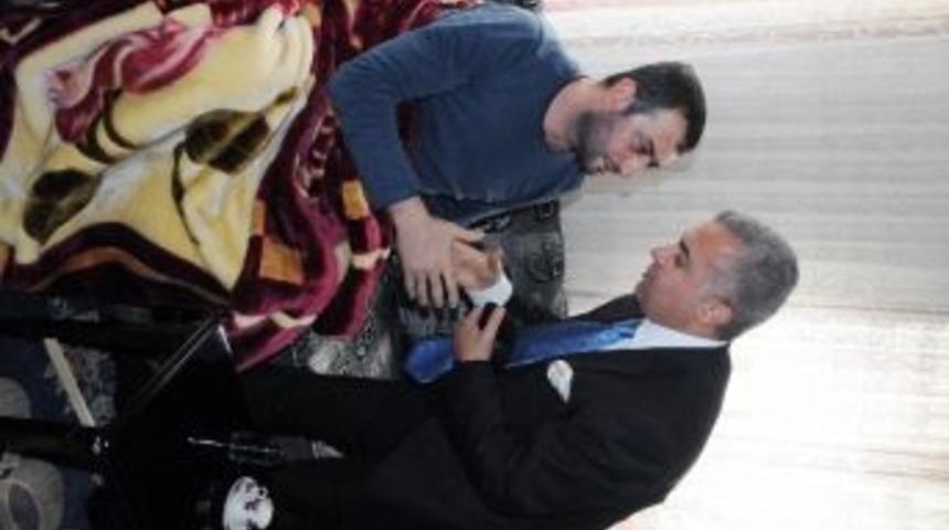 Kaymakam Turan, Suriyeli İş&ccedil;isi Tarafından &Ouml;ld&uuml;resiye D&ouml;v&uuml;len İşverene Sahip &Ccedil;ıktı