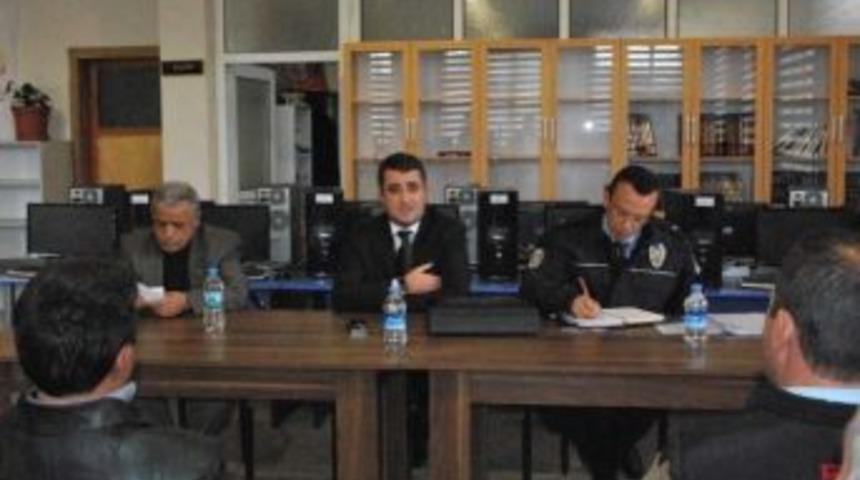 Emniyet, Esnaflar İle Huzur Toplantısı Yaptı