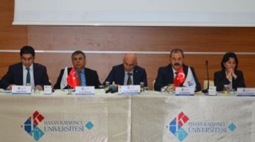 'Doğru S&uuml;rd&uuml;r&uuml;lebilir Kalkınma Modeli Arayışı' Paneli Ger&ccedil;ekleştirildi