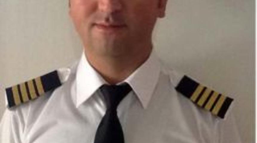 Eğitim U&ccedil;ağı G&ouml;vde &Uuml;zerine Indi