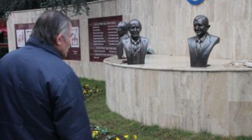 Belediye Başkanları Anıtı Yapıldı