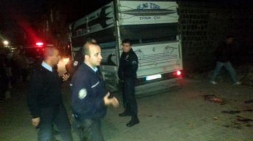 Pikapın &ccedil;arptığı kadın &ouml;ld&uuml;