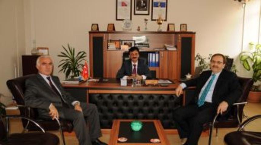 Belediye Başkanı Şahin, İmam-Hatip Lisesi'ni Ziyaret Etti