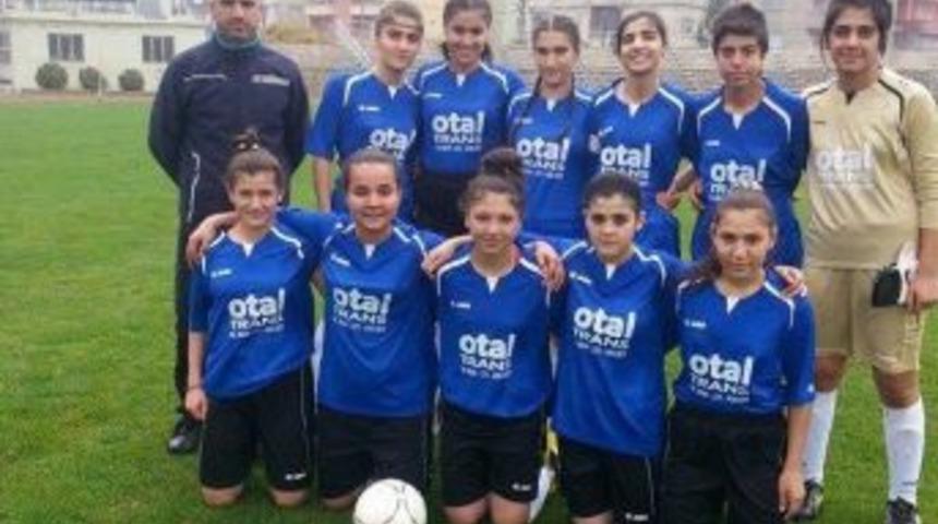 Siirt&rsquo;li Bayanlar, Beyazıt Bayanlar Takımını 2-0 Yendi