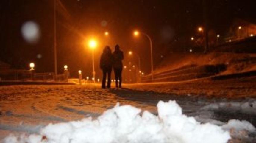 Erzurum&rsquo;un Y&uuml;ksek Kesimleri Beyaza B&uuml;r&uuml;nd&uuml;