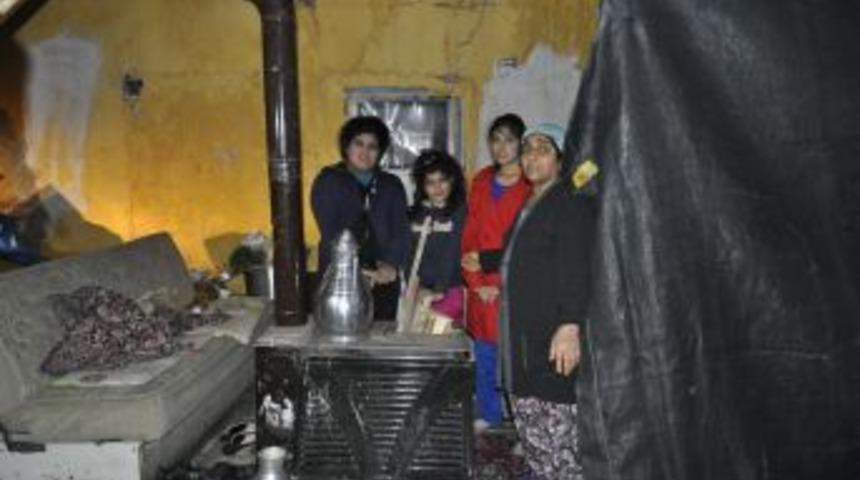 Ev kirasını &ouml;deyemeyince sokağa atıldılar