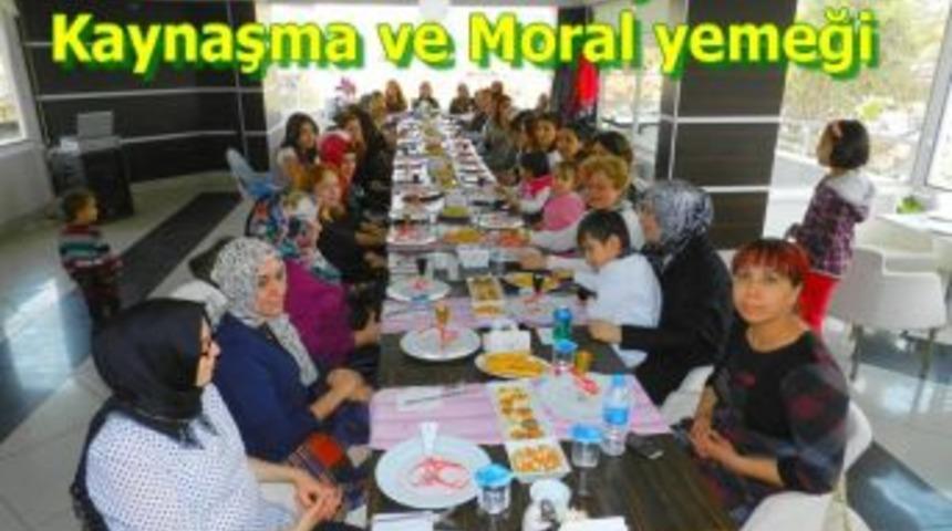 Osmancık'ta polis eşlerinden kaynaşma ve moral yemeği