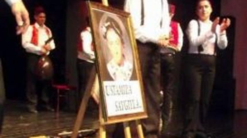 Aydın Şehir Tiyatrosu Nejat Uygur’u Unutmadı