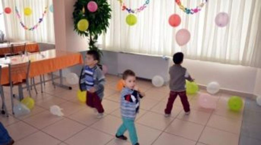 3. Geleneksel Premat&uuml;re G&uuml;n&uuml; Renkli G&ouml;r&uuml;nt&uuml;lere Sahne Oldu