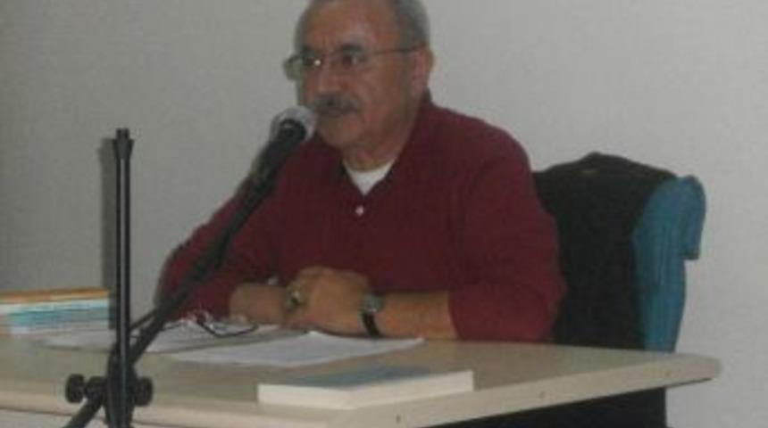 Şair Erbaş G&ouml;k&ccedil;ebey&rsquo;de S&ouml;yleşi Ve İmza G&uuml;n&uuml;ne Katıldı