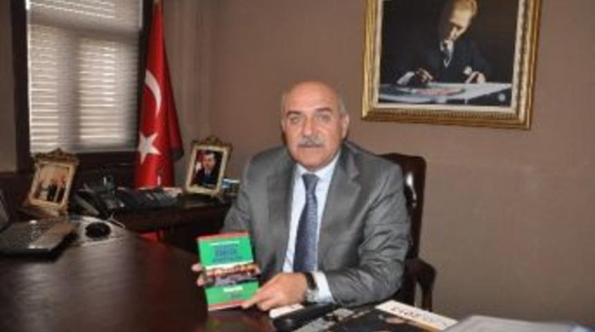 Şırnak Valisi Hasan İpek K&uuml;rt&ccedil;e &Ouml;ğreniyor