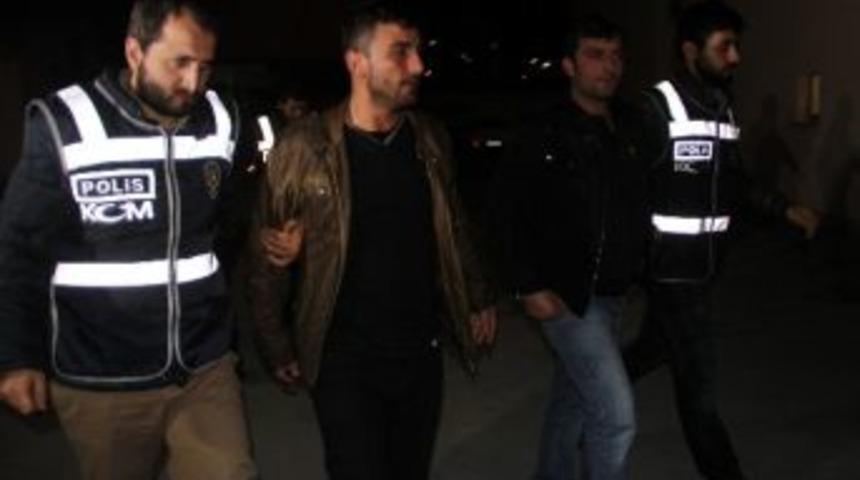 Sakarya'da Uyuşturucu Operasyonu: 5 G&ouml;zaltı