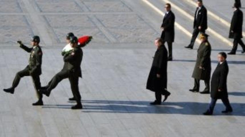 Yaş &Uuml;yeleri Başbakan Erdoğan Başkanlığında Anıtkabir'i Ziyaret Etti