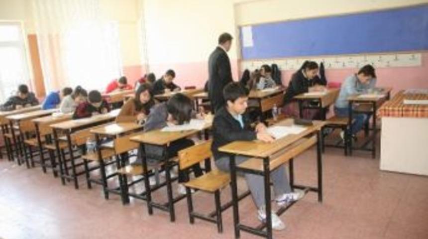 Yozgat&rsquo;ta 7 Bin 806 &Ouml;ğrenci Sınava Girdi