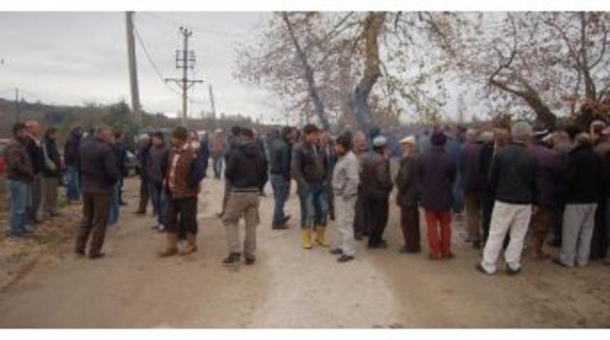 K&ouml;yl&uuml;lerden Odunlu, Trakt&ouml;rl&uuml; Direniş