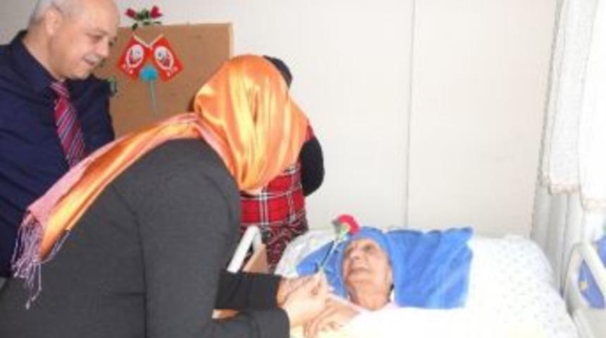 Ak Parti Ak&ccedil;akoca Aday Adayı Merve &Ccedil;akır Huzurevi Sakinlerini Ziyaret Etti