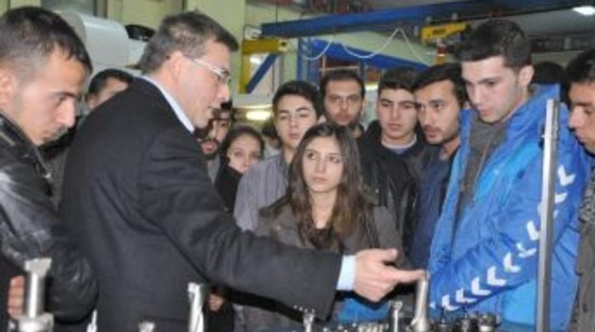 M&uuml;hendis Adayı &Uuml;niversite &Ouml;ğrencileri İ&ccedil;in Organize Sanayi B&ouml;lgesine Teknik Gezi D&uuml;zenlendi