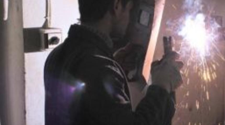 İş-kur M&uuml;d&uuml;r&uuml; &Ccedil;alışkan, Kaynak&ccedil;ılık Kursunu Ziyaret Etti