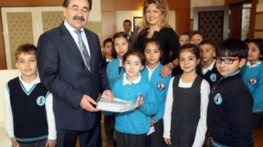 Minik &Ouml;ğrencilerden Başkan Odabaşı&rsquo;na Ziyaret