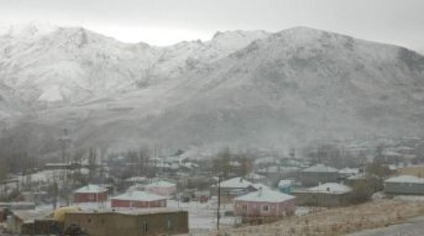 (&ouml;zel Haber) - Van&rsquo;da Kar Yağışı