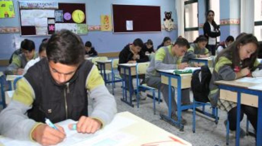 Sınava Giren &Ouml;ğrenciler Dershanelerin Kapatılmamasını Istedi