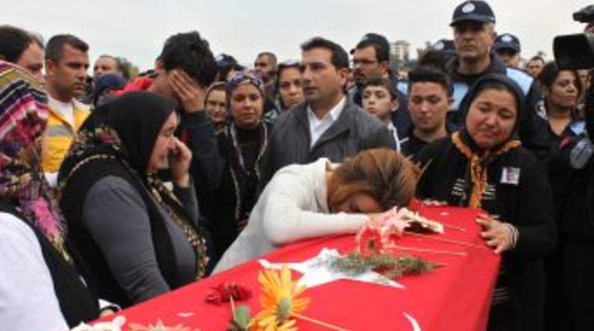 PKK Saldırısında Hayatını Kaybeden Otob&uuml;s Şof&ouml;r&uuml; Son Yolculuğuna Uğurlandı