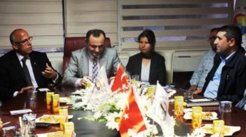 Hopa'da Nakliyecilerin Sorunları Masaya Yatırıldı