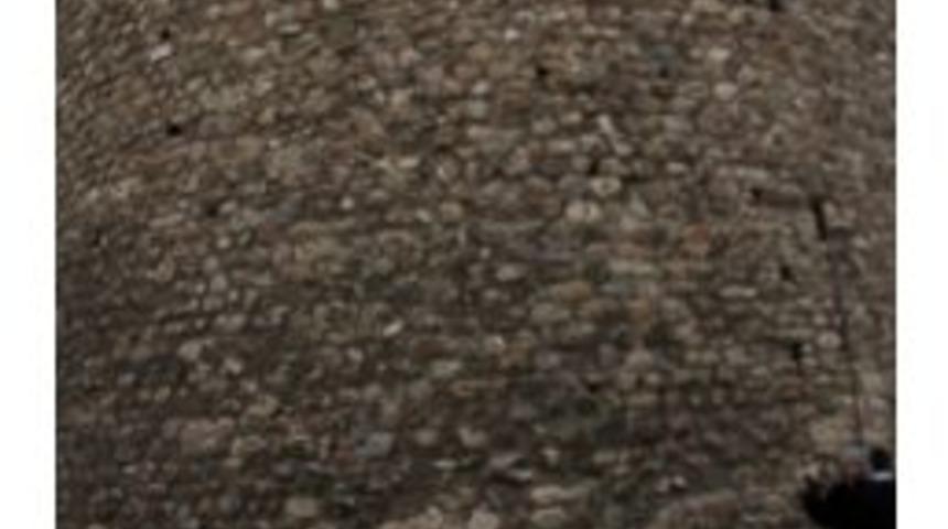 Galata Kulesi&rsquo;nden d&uuml;şerek &ouml;ld&uuml;