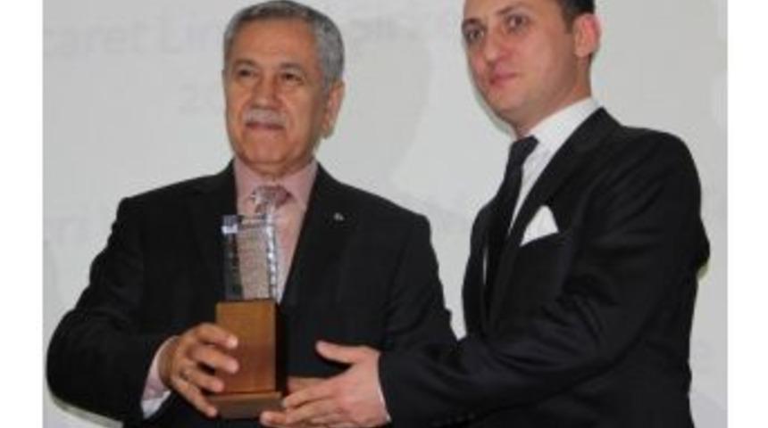 B&uuml;lent Arın&ccedil;: &ldquo;t&uuml;rkiye'de Artık Herkes &Ouml;n&uuml;n&uuml; G&ouml;rebiliyor&rdquo;