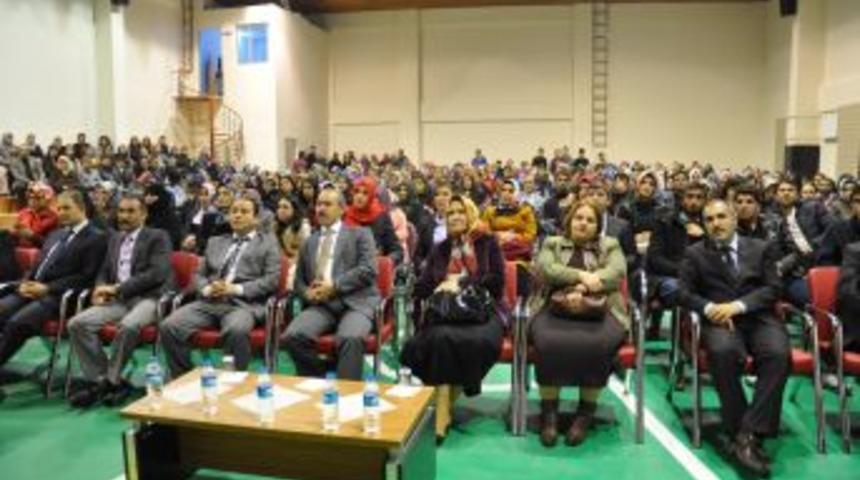 Uğurluel, Topkapı Sarayı, Hırka-i Saadet Ve Mukaddes Emanetleri Anlattı