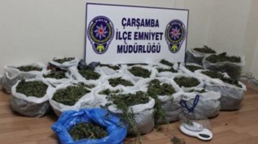 &Ccedil;arşamba&rsquo;da 12.5 Kilo Kubar Esrar Ele Ge&ccedil;irildi