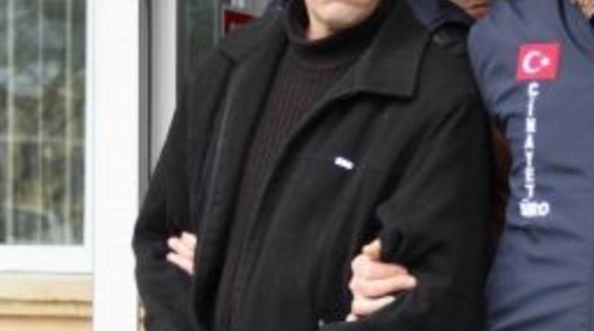 Sevgililer G&uuml;n&uuml; cinayetine m&uuml;ebbet hapis