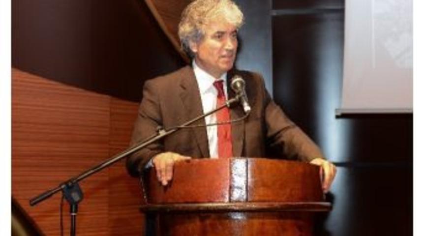 K&uuml;nib Başkanı Korkmaz, Bak&uuml;&rsquo;de Gazetecilerin Sorularını Yanıtladı