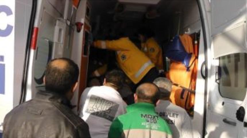 İnşaat İş&ccedil;ilerinin Kavgasında 1 Kişi Yaralandı