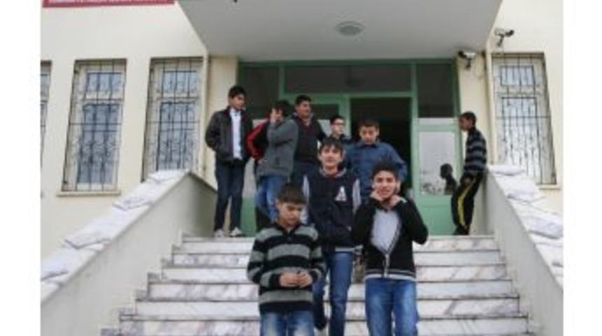 Sınava Giren &Ouml;ğrenciler De Dershanelerin Kapatılmamasını Istiyor