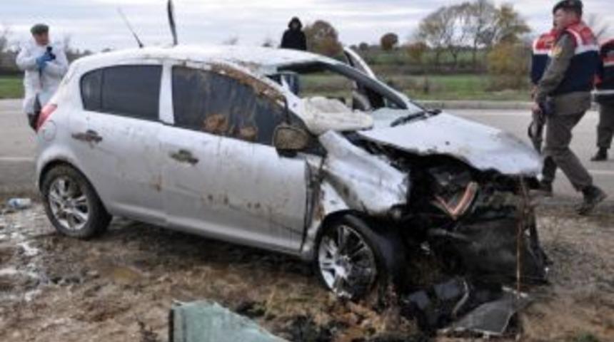 Kırklareli&rsquo;nde otomobil dereye d&uuml;şt&uuml;: 2 &ouml;l&uuml;