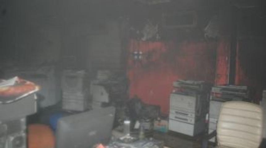 İş Yerinin K&uuml;l Oluşunu G&ouml;zyaşları İ&ccedil;inde İzledi