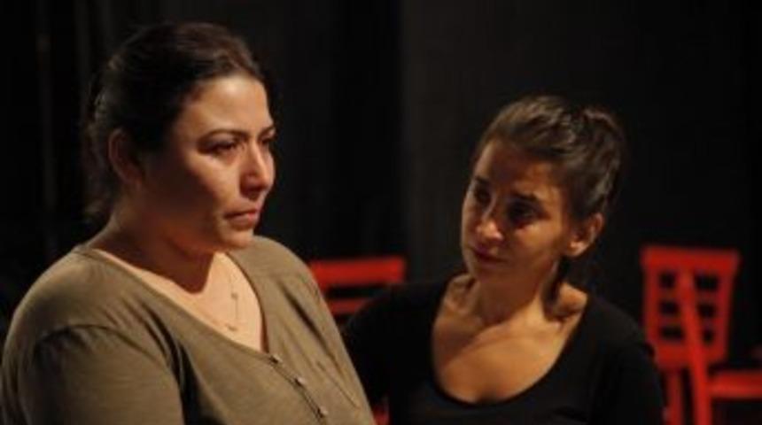 Adana Devlet Tiyatrosu Aralık'ta 6 Oyunla Perde A&ccedil;acak