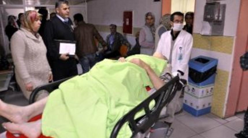 İki Otomobil Arasında Sıkışıp Yaralandı