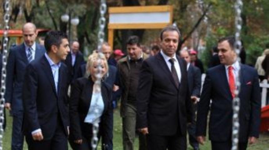 Makedonya&rsquo;da &Uuml;sk&uuml;p &Ccedil;ayır Belediyesi&rsquo;ne &Ccedil;ocuk Parkı