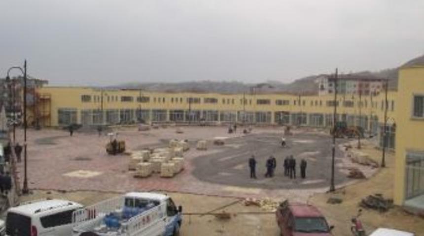 Darende&rsquo;de İş Yerleri Teslim Ediliyor