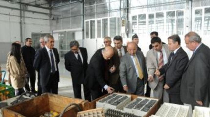 Vali Kolat, Mkek Fabrikalarında İncelemede Bulundu