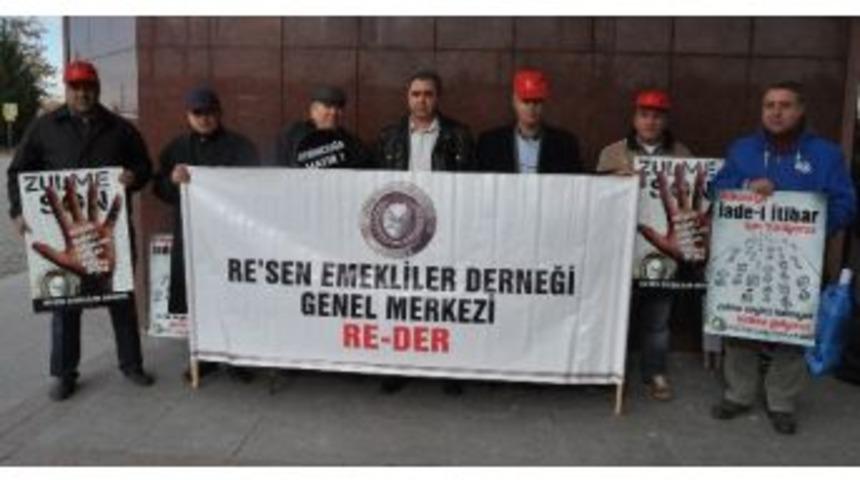 Re&rsquo;sen Emekli Askerler Eskişehir&rsquo;den Ankara&rsquo;ya Y&uuml;r&uuml;yor